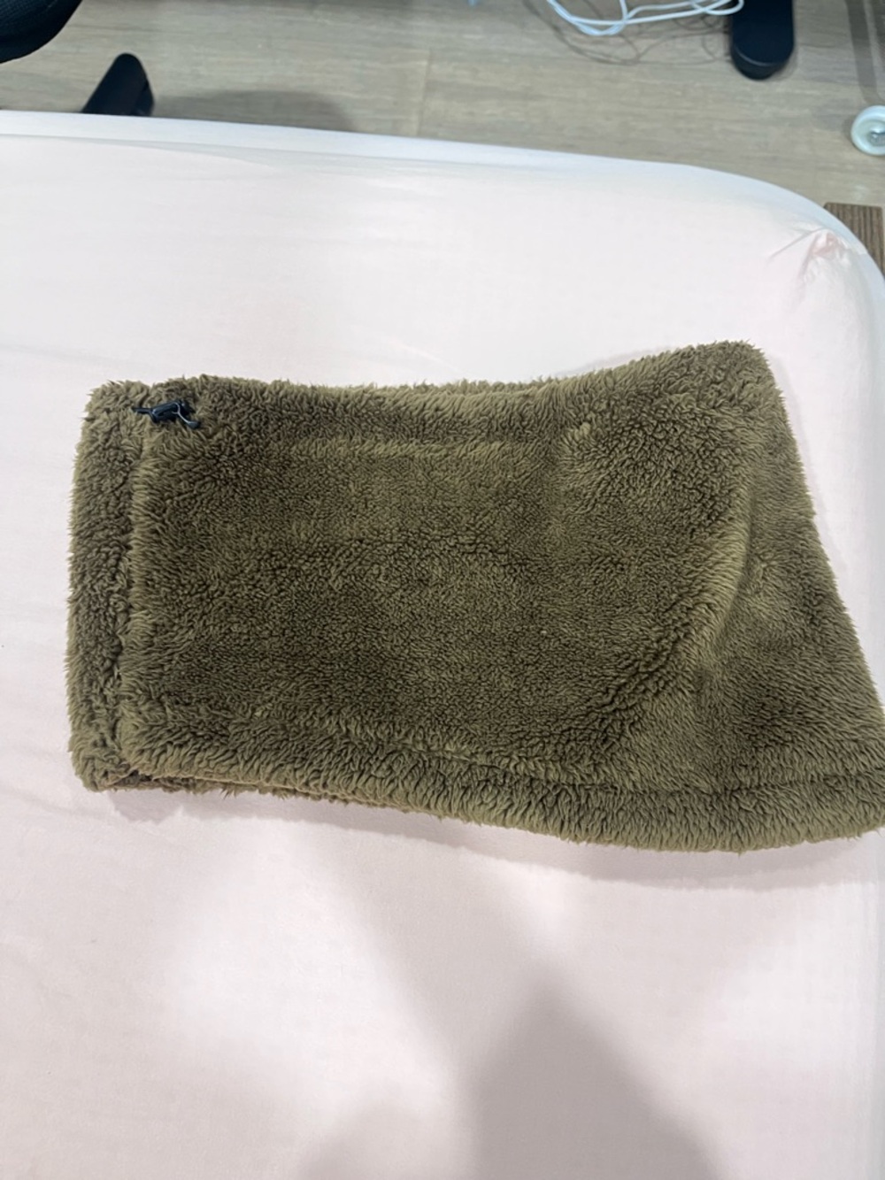 Uniqlo Brown Sherpa Neck Warmer